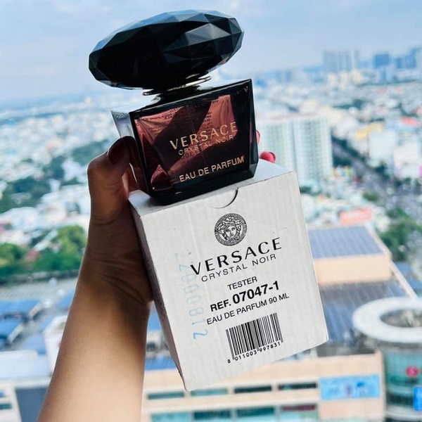 Nước hoa Nữ Versace Crystal Noir Eau De Toilette 90ml