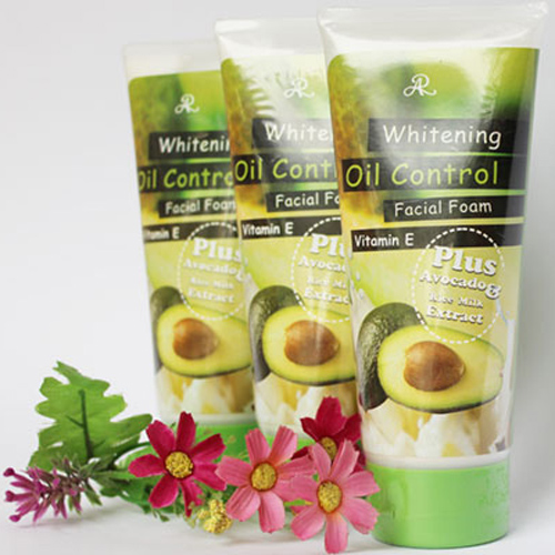 Sửa Rửa Mặt Whitening Oil Control Trái Bơ