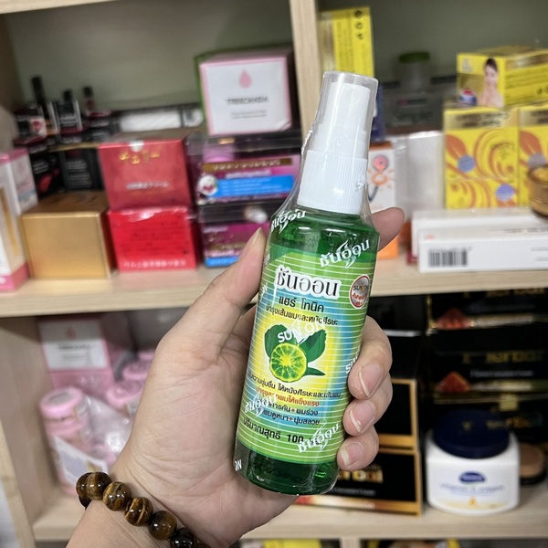 Xịt Tinh Dầu Bưởi Và Chanh Kích Thích Mọc Tóc Chính Hãng Thái Lan