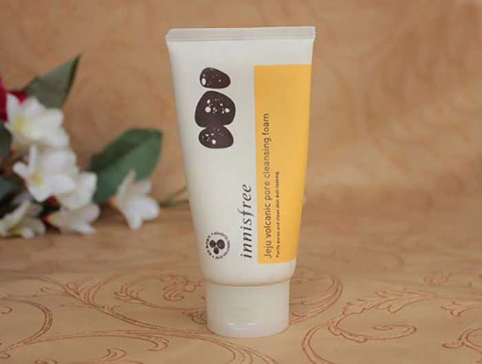 Sữa Rửa Mặt Tẩy Da Chết Tro Núi Lửa Innisfree Jeju Volcanic Pore Scrub Foam Sữa Rửa Mặt-1