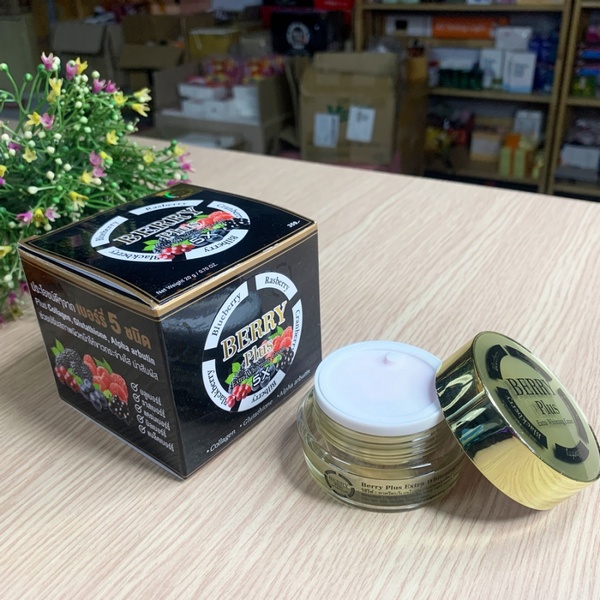 Kem Dưỡng Trắng Da Trị Nám Berry Plus Extra Whitening Cream Thái Lan