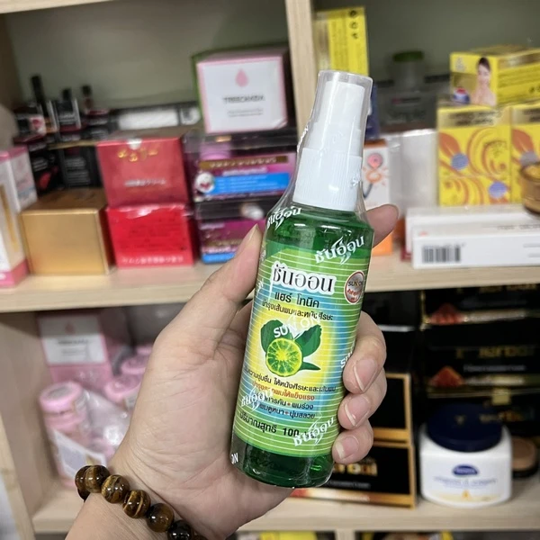 Xịt Tinh Dầu Bưởi Và Chanh Kích Thích Mọc Tóc Chính Hãng Thái Lan